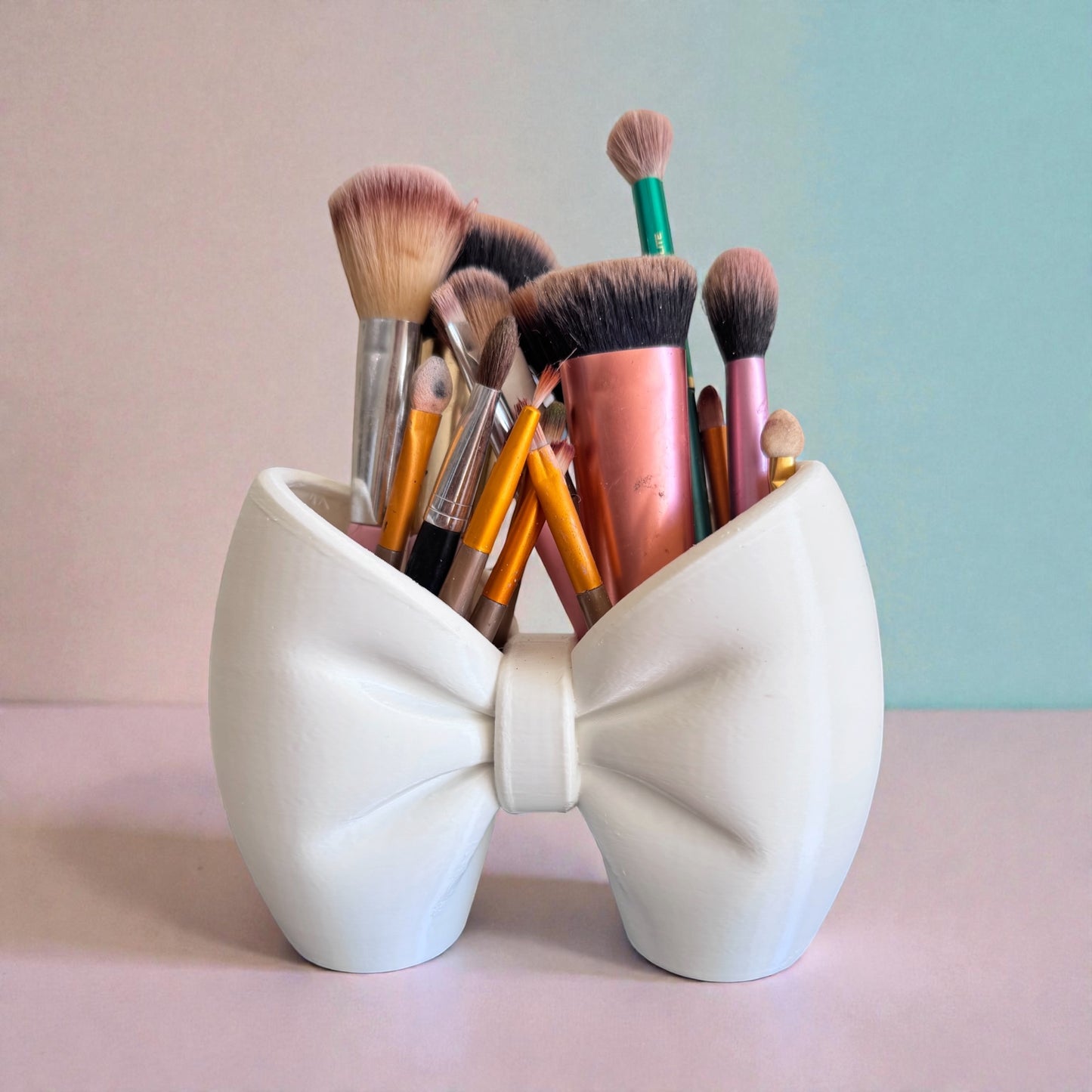 3d printed Bow, pen or make up brush holder